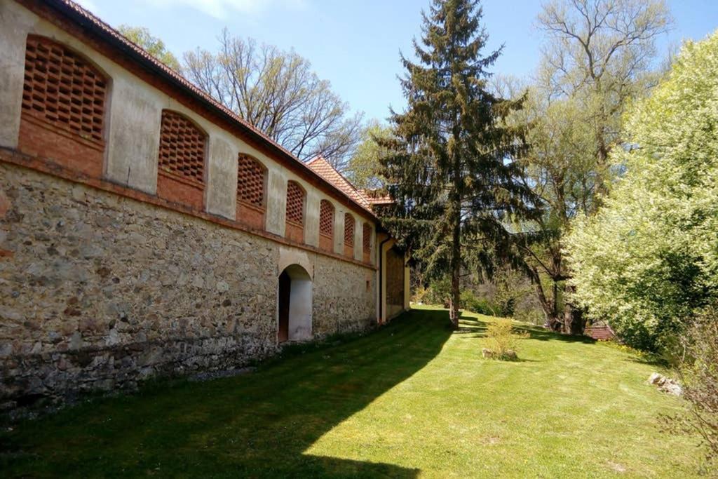 Zamecek Zdiky - Moderni Velky Apartman Bujanov Exterior foto