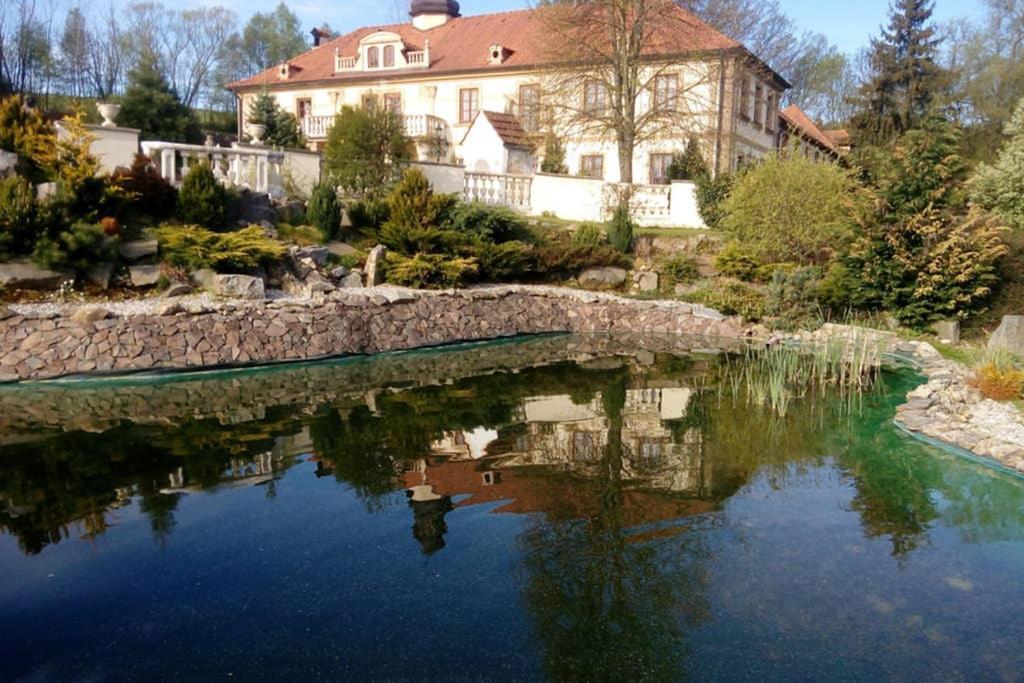 Zamecek Zdiky - Moderni Velky Apartman Bujanov Exterior foto