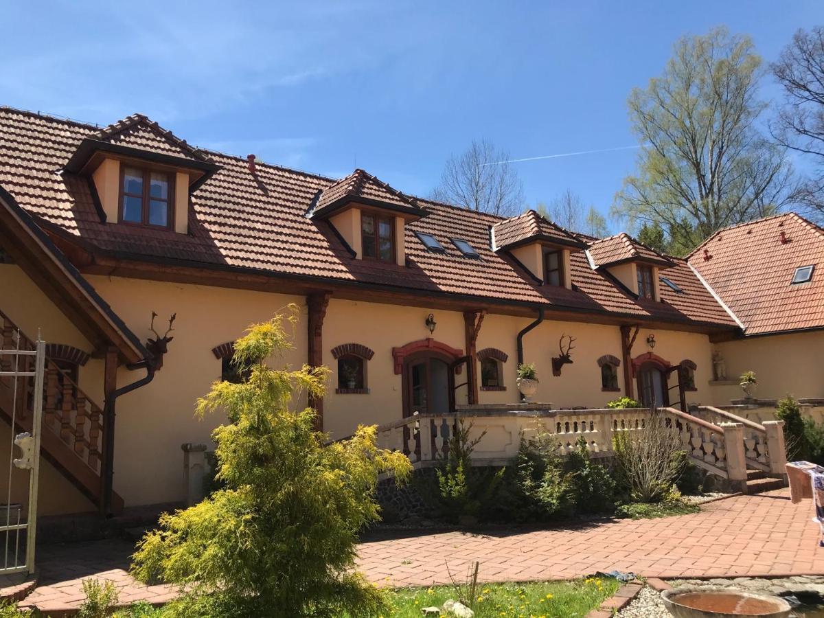 Zamecek Zdiky - Moderni Velky Apartman Bujanov Exterior foto